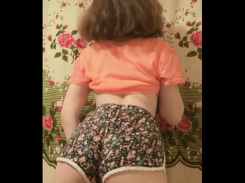 ❤️ Seksuali jauna mažylė nusimeta šortus prieš kamerą ❤️ Porno prie mūsų