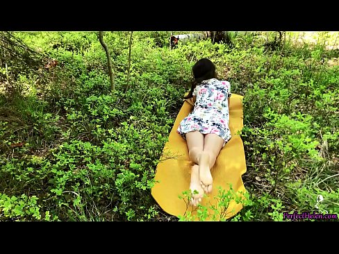 ❤️ Nepažįstamasis iš Tinderio masturbuoja mano putytę ir aistringai dulkinasi miške ❤️ Porno prie mūsų
