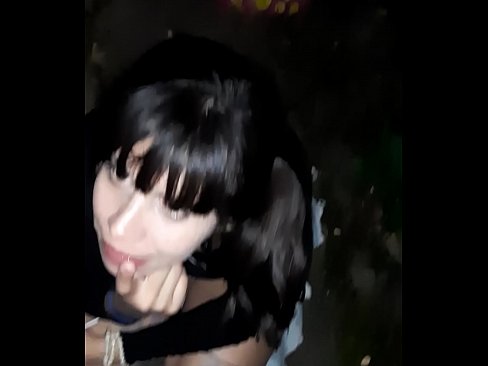 ❤️ Gatvėje išsipūtęs penis mainais už saldainius ❤️ Porno prie mūsų