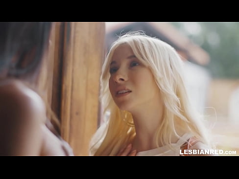 ❤️ Mergina grįžta namo po kelių mėnesių ir baigia valgyti savo patėvio putę ❤️ Porno prie mūsų