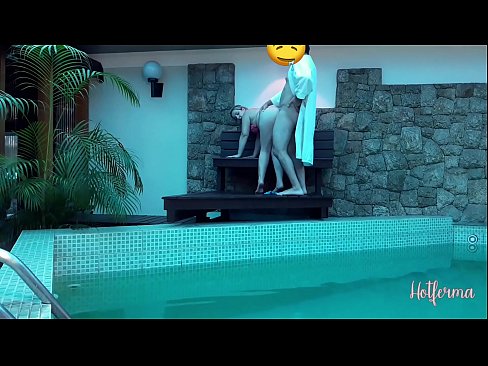 ❤️ Bosas pakviečia tarnaitę į baseiną, bet negalėjo atsispirti karštam ❤️ Porno prie mūsų