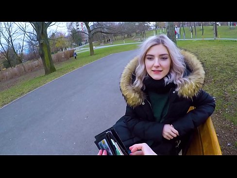❤️ Už pinigus nuryja karštą nepažįstamojo spermą - blowjob in the park by Eva Elfie ❤️ Porno prie mūsų